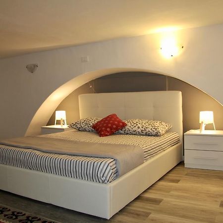 Vittoria Apartment Catania Bagian luar foto