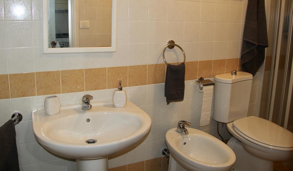 Vittoria Apartment Catania Bagian luar foto